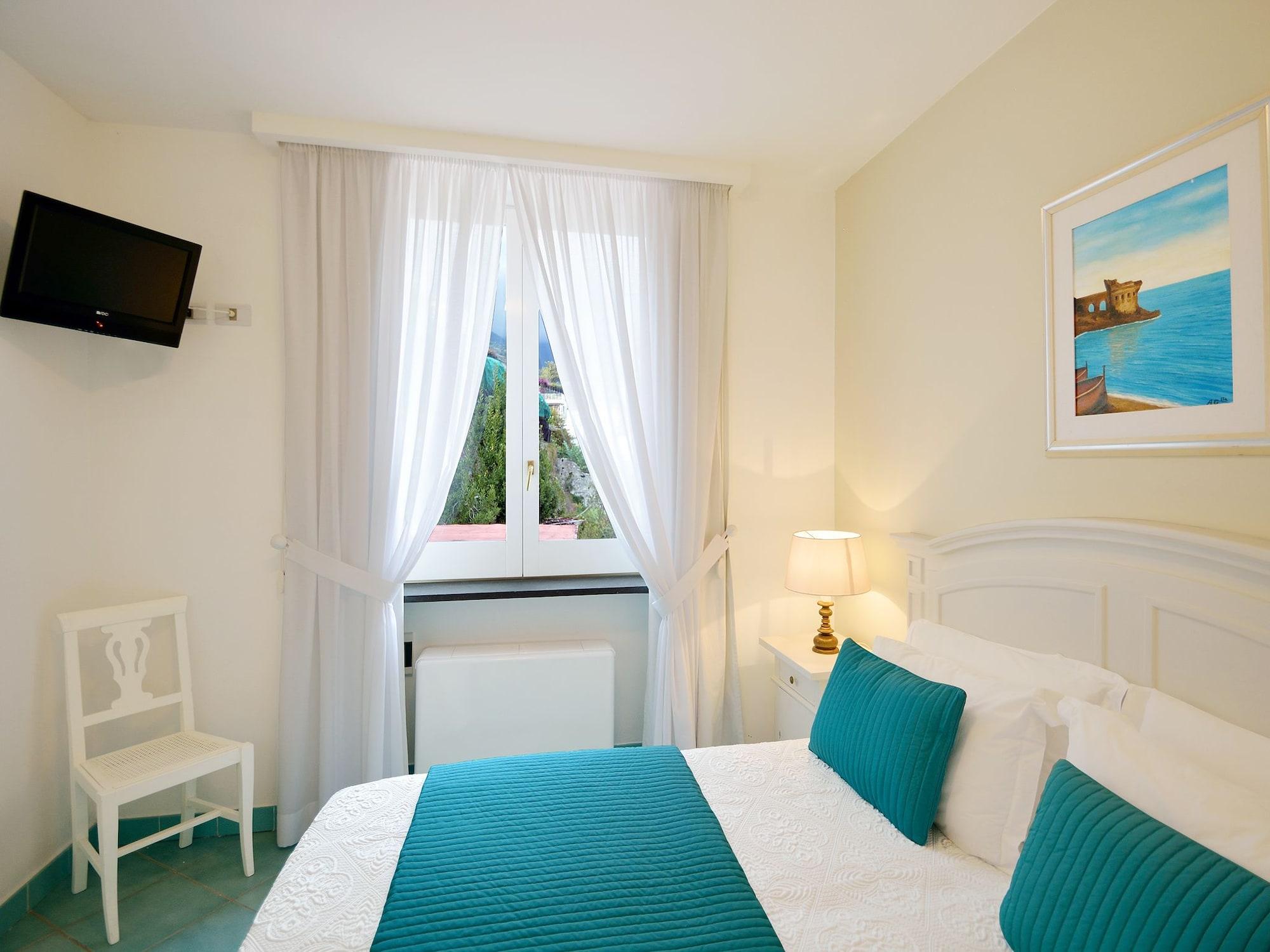 Torre Paradiso Aparthotel 3*