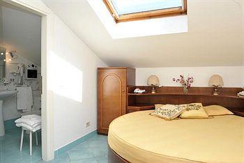Aparthotel Torre Paradiso 3*