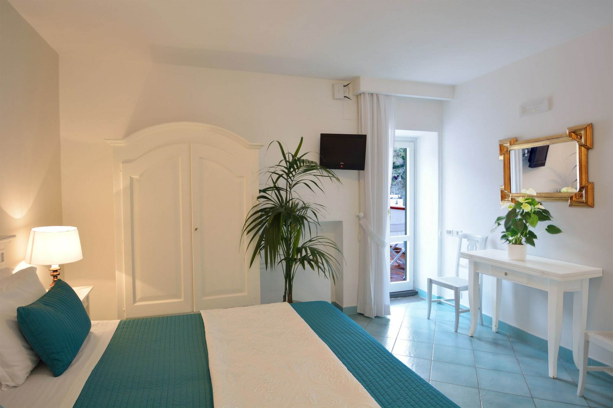Torre Paradiso 3* Minori